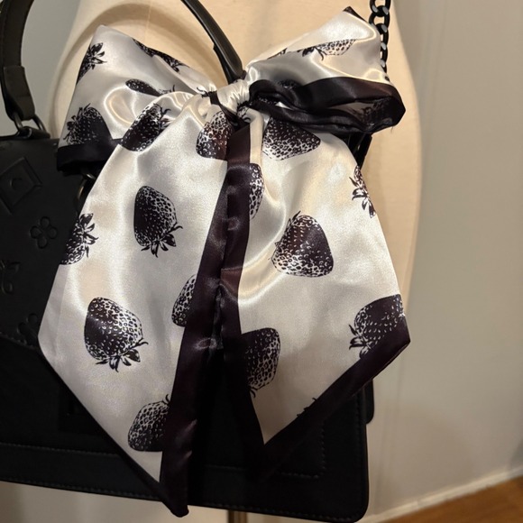 NWT ALDO Black Purse Butterfly/Heart‎ Embossed; Black/White Strawberry Scarf - Picture 2 of 10